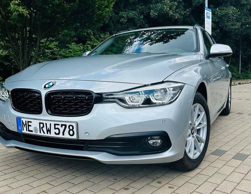 Silber Gebraucht 2018 BMW 316 Advantage Kombi | 17.500 € (Fairer Preis) - Bild 1/4