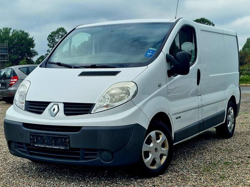 Gebraucht Renault Trafic 114 PS (83 kW) 2014 Weiß Van / Kleinbus