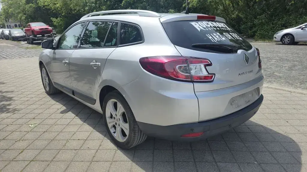 Gebraucht Renault Mégane III Dynamique 110 PS (80 kW) 2011 Grau Limousine