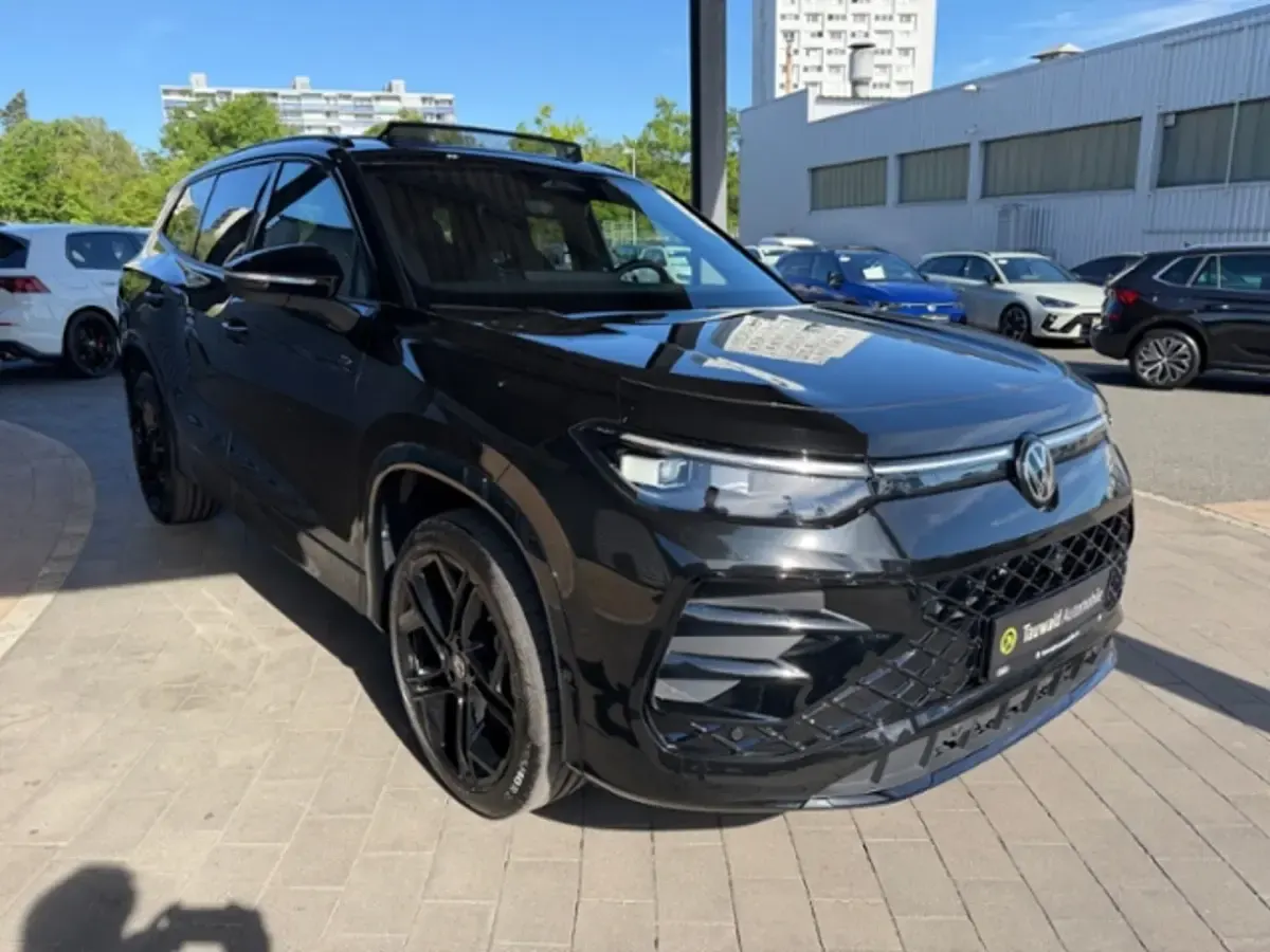 Gebraucht VW Tayron R-line 265 PS (194 kW) 2025 Schwarz SUV