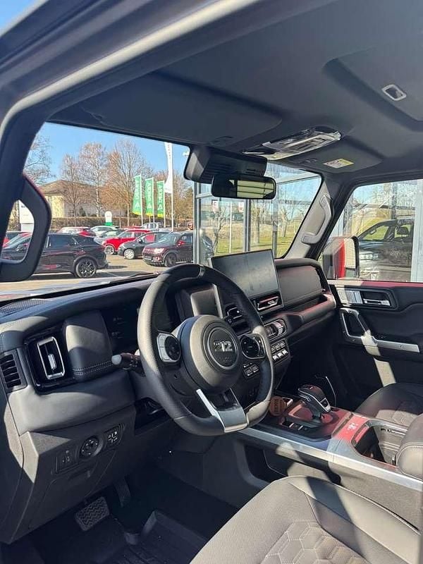 Neu BAW 212 166 PS (122 kW) 2026 Schwarz SUV