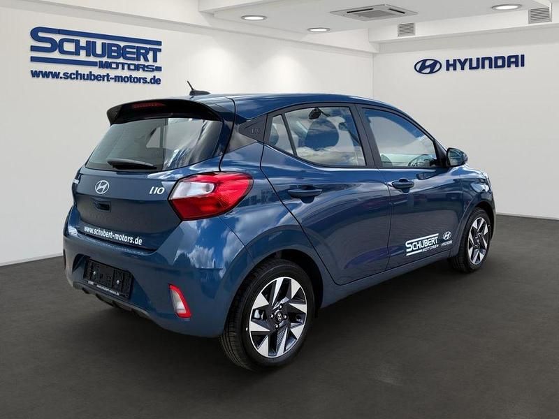 Gebraucht Hyundai i10 Trend 79 PS (58 kW) 2025 Vibrant blue Kleinwagen