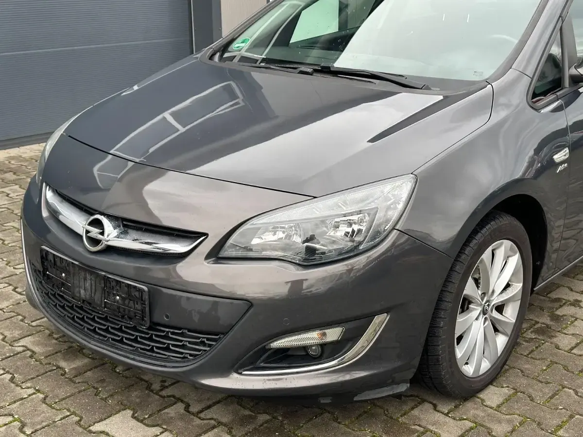 Gebraucht Opel Astra Sport 116 PS (85 kW) 2013 Grau Kombi