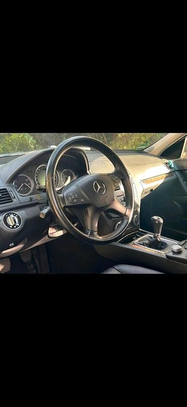 Gebraucht Mercedes 320 224 PS (164 kW) 2008 Schwarz Limousine