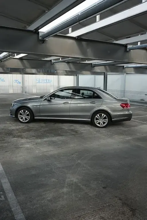 Gebraucht Mercedes E220 Edition 170 PS (125 kW) 2013 Silber Limousine