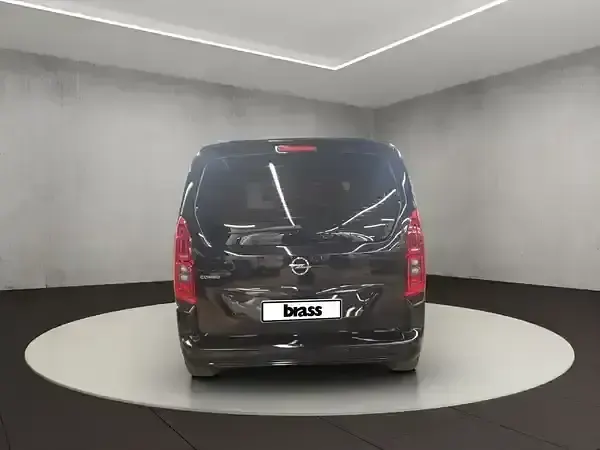 Gebraucht Opel Combo 102 PS (75 kW) 2021 Diamant schwarz (metallic) Van / Kleinbus