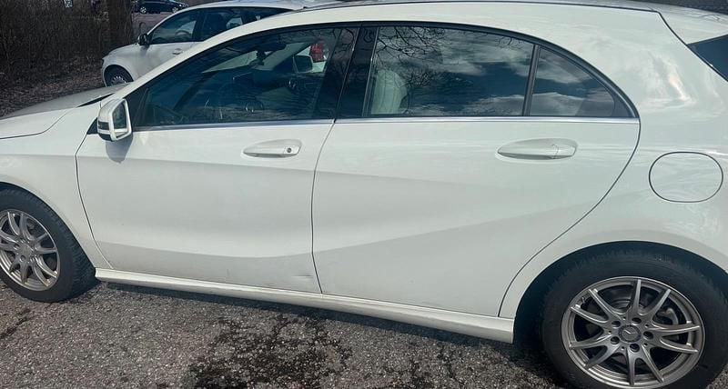 Gebraucht Mercedes A200 156 PS (114 kW) 2016 Weiß Kleinwagen
