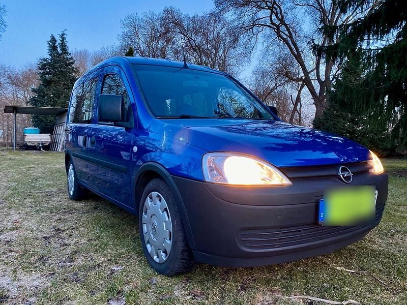 Gebraucht Opel Combo 69 PS (50 kW) 2004 Blau Van / Kleinbus