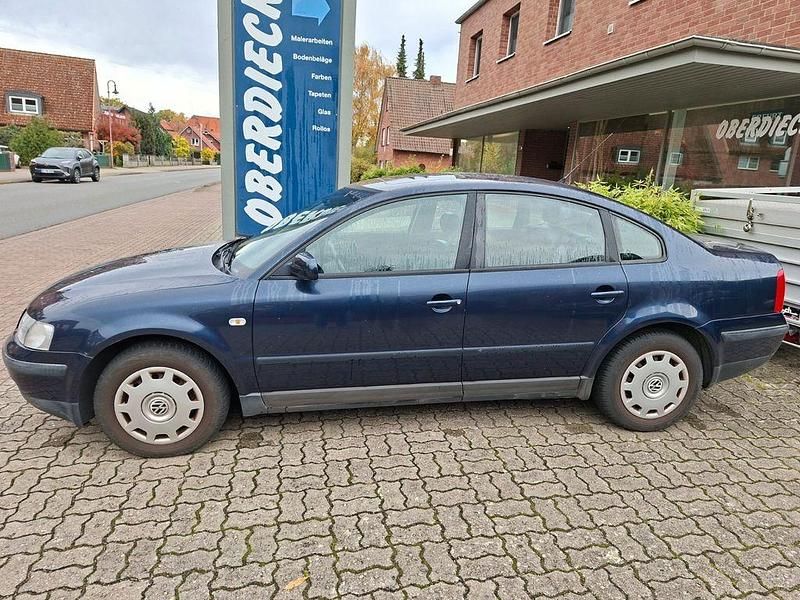 Blau Gebraucht 1997 VW Passat Limousine | 990 € (Guter Preis) - Bild 1/4