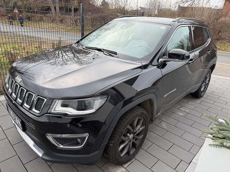 Gebraucht Jeep Compass Limited 170 PS (125 kW) 2019 Schwarz SUV