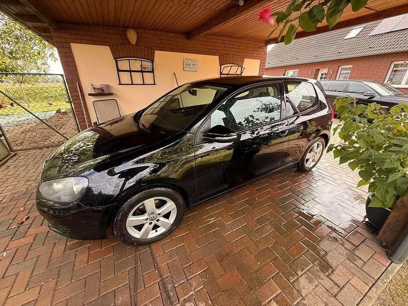 Schwarz Gebraucht 2011 VW Golf Comfortline Limousine | 4.500 € (Fairer Preis) - Bild 1/4