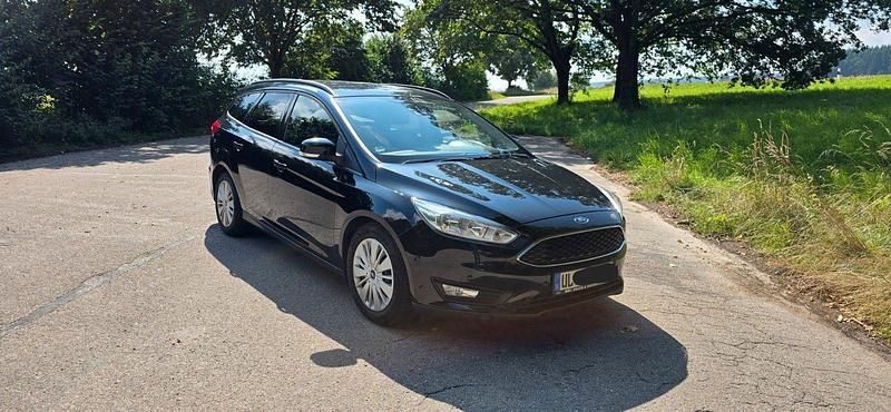 Schwarz Gebraucht 2016 Ford Focus Kombi | 6.100 € (Guter Preis) - Bild 1/4