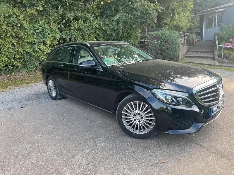 Schwarz Gebraucht 2015 Mercedes C250 Kombi | 11.900 € (Guter Preis) - Bild 1/4