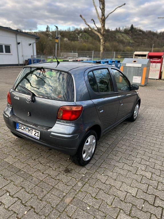 Gebraucht Toyota Yaris 87 PS (63 kW) 2005 Grau Limousine