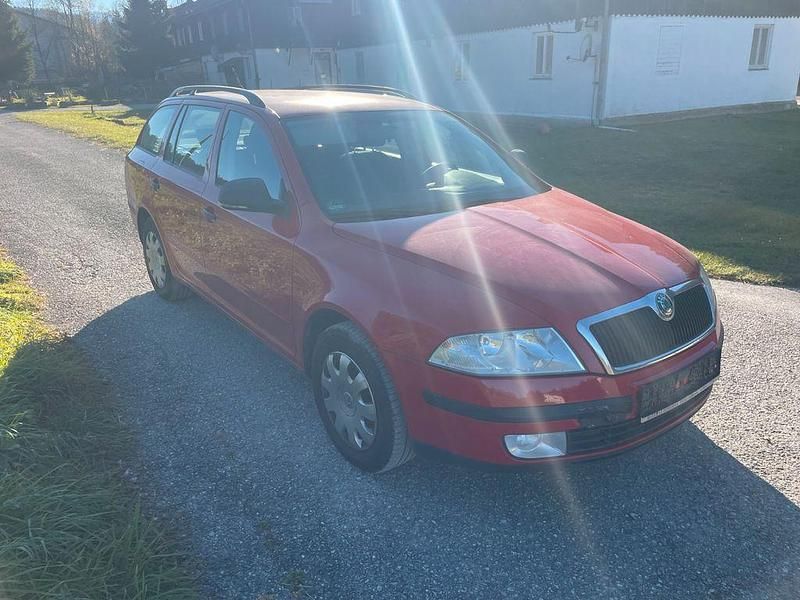 Gebraucht Skoda Octavia Active 102 PS (75 kW) 2011 Rot Kombi
