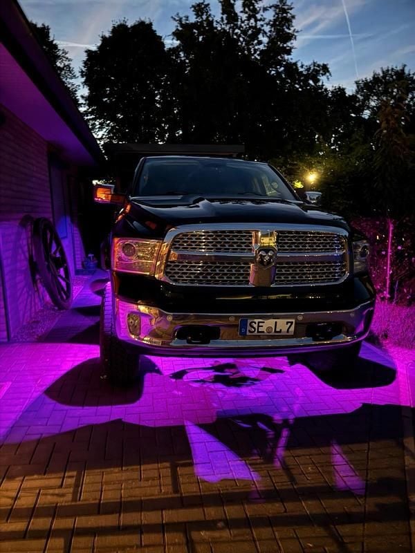 Schwarz Gebraucht 2014 Dodge Ram Abholung | 27.999 € (Fairer Preis) - Bild 1/4