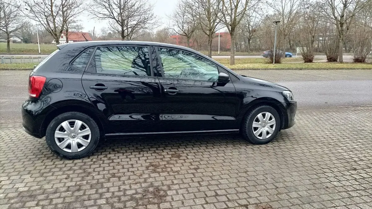 Gebraucht VW Polo 75 PS (55 kW) 2011 Schwarz Limousine