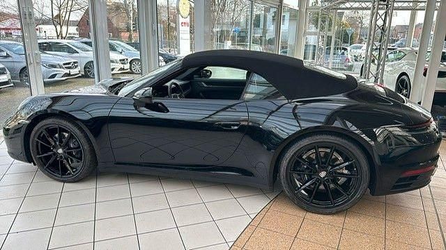 Schwarz Gebraucht 2021 Porsche 911 Carrera Cabriolet Cabrio | 122.992 € (Fairer Preis) - Bild 1/4
