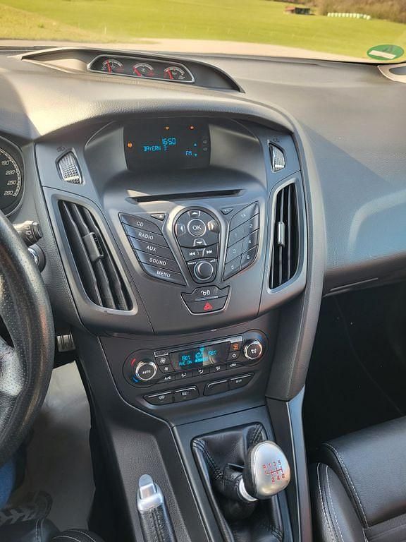 Gebraucht Ford Focus Sport 250 PS (183 kW) 2013 Weiß Limousine