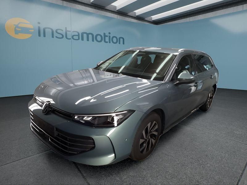 Grün Gebraucht 2024 VW Passat Kombi | 34.399 € (Fairer Preis) - Bild 1/4