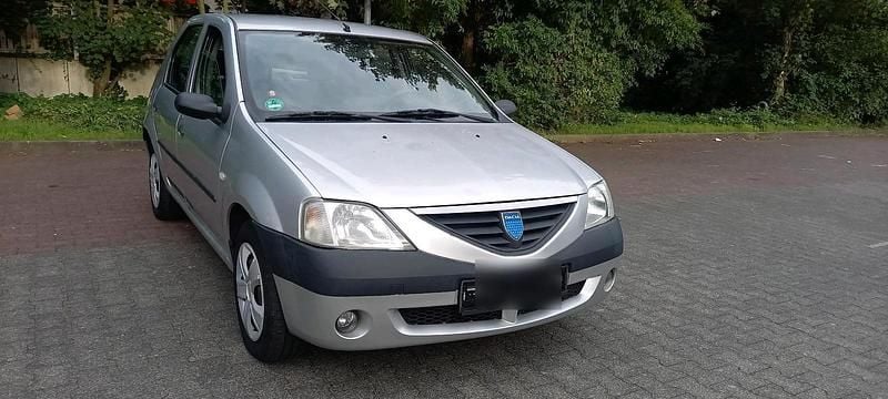 Grau Gebraucht 2008 Dacia Logan Limousine | 1.700 € (Guter Preis) - Bild 1/4