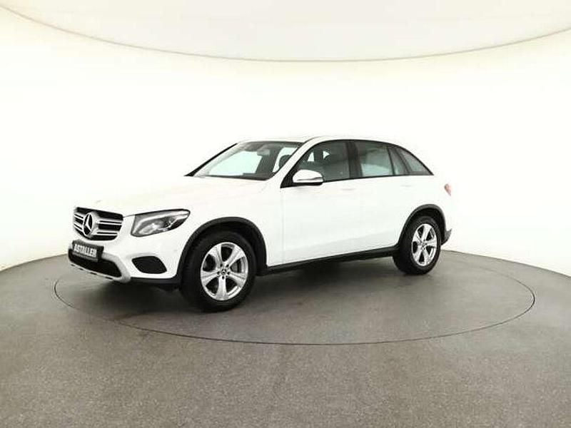 Gebraucht Mercedes GLC250 204 PS (150 kW) 2018 Unilack polarweiß SUV