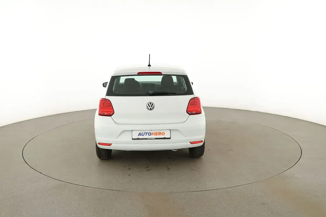 Gebraucht VW Polo Trendline 60 PS (44 kW) 2015 Weiß Limousine