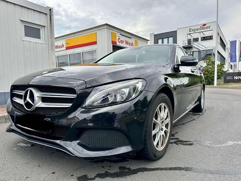 Schwarz Gebraucht 2016 Mercedes C220 Limousine | 18.600 € (Fairer Preis) - Bild 1/4