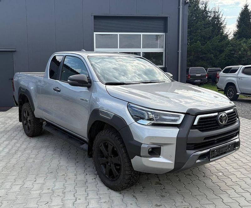 Silber Gebraucht 2024 Toyota HiLux Abholung | 32.900 € - Bild 1/4