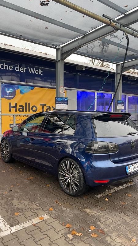 Blau Gebraucht 2009 VW Golf VI Kleinwagen | 8.000 € - Bild 1/4