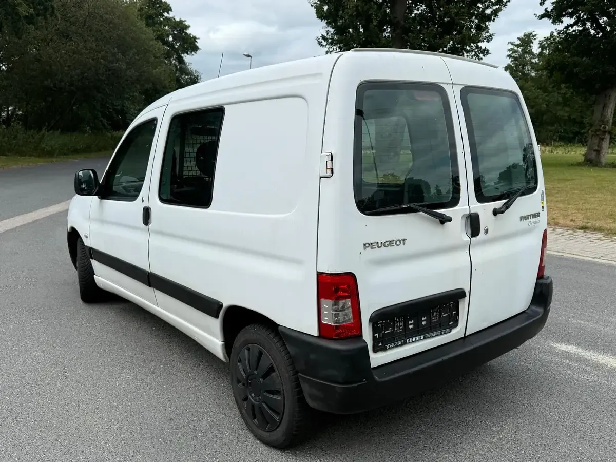 Gebraucht Peugeot Partner 75 PS (55 kW) 2009 Weiß Van / Kleinbus