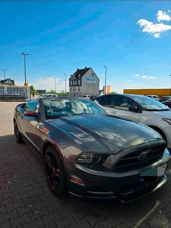 Grau Gebraucht 2013 Ford Mustang Cabrio | 15.500 € - Bild 1/4