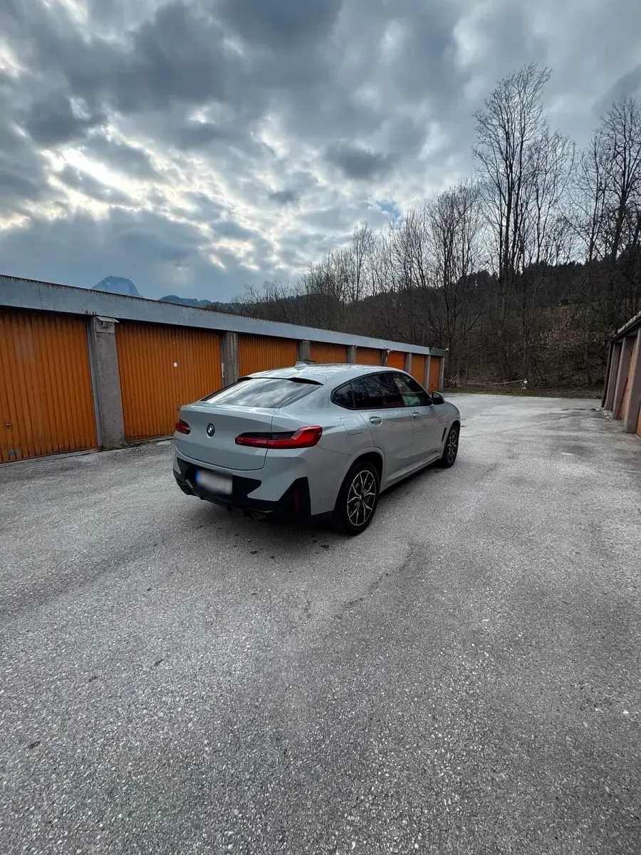 Gebraucht BMW X4 M Sport 184 PS (135 kW) 2023 Grau SUV