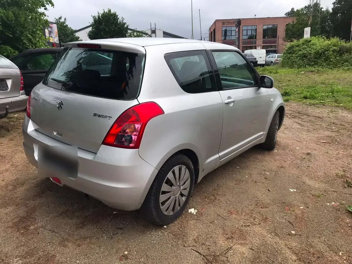 Gebraucht Suzuki Swift 94 PS (69 kW) 2010 Silber Kleinwagen
