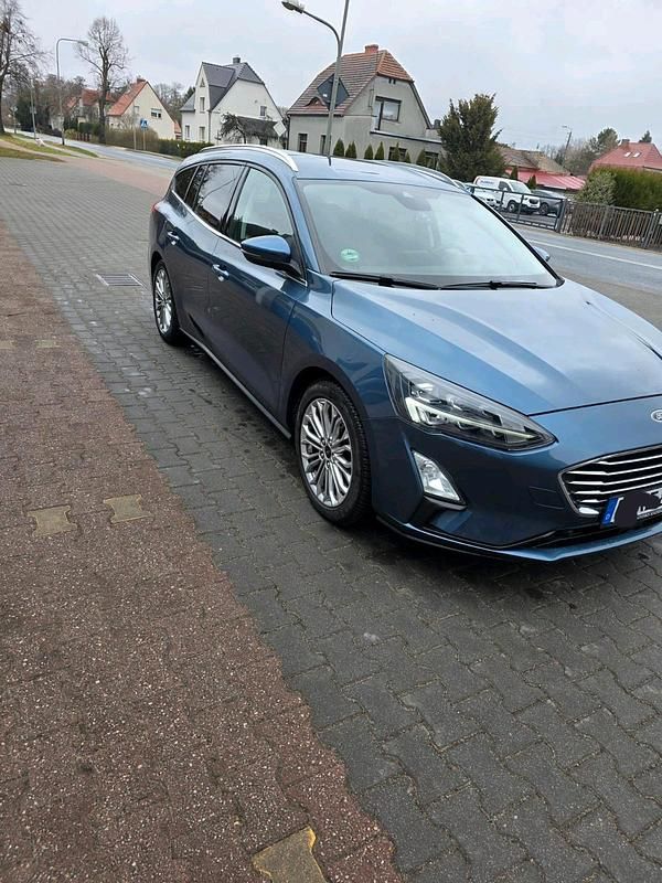 Gebraucht Ford Focus Titanium 150 PS (110 kW) 2020 Blau Kombi