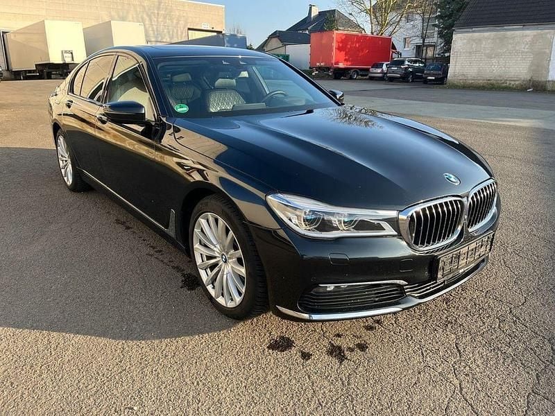 Gebraucht BMW 730 265 PS (194 kW) 2019 Schwarz Limousine