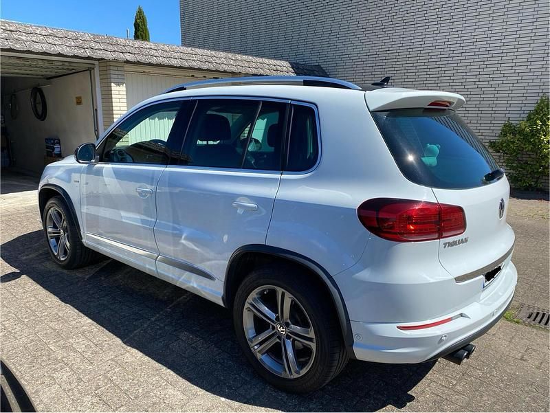 Weiß Gebraucht 2015 VW Tiguan LOUNGE SUV | 13.500 € (Fairer Preis) - Bild 1/4