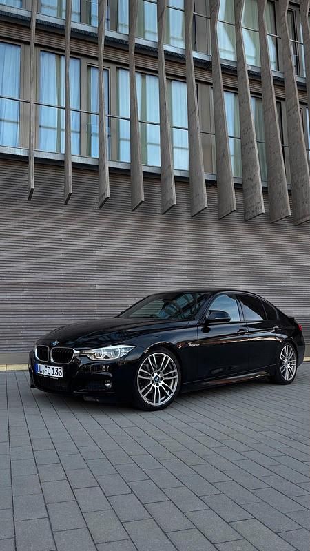 Schwarz Gebraucht 2016 BMW 320 M Sport Limousine | 17.100 € (Fairer Preis) - Bild 1/4