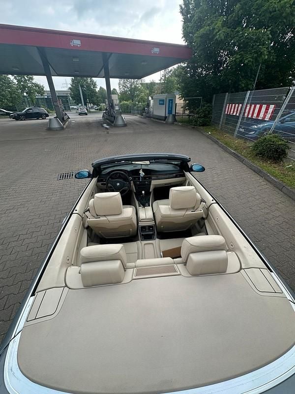 Gebraucht BMW 325 Cabriolet 218 PS (160 kW) 2007 Grau Cabrio