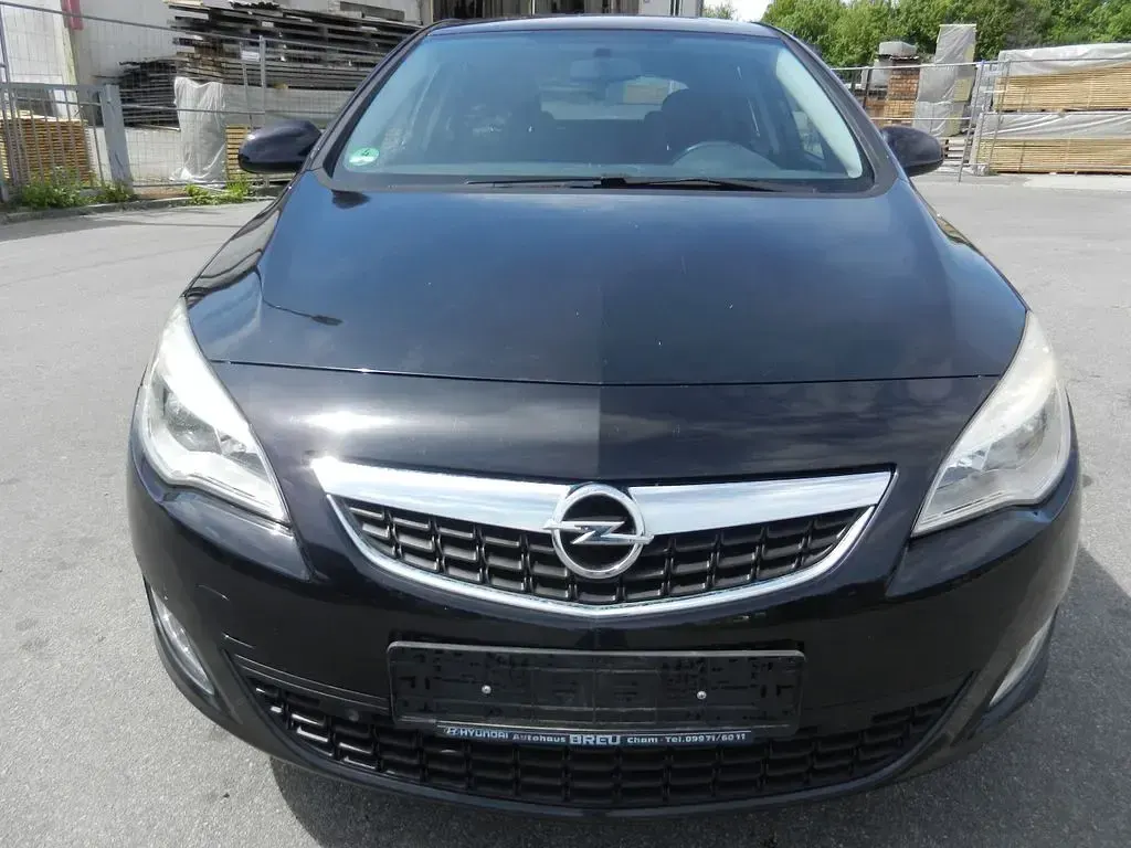Brugt Opel Astra Edition 116 HK (85 kW) 2010 Sort Sedan