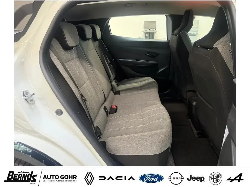 Gebraucht Renault Mégane IV Equilibre 96 kW (131 PS) 2022 Weiß Limousine