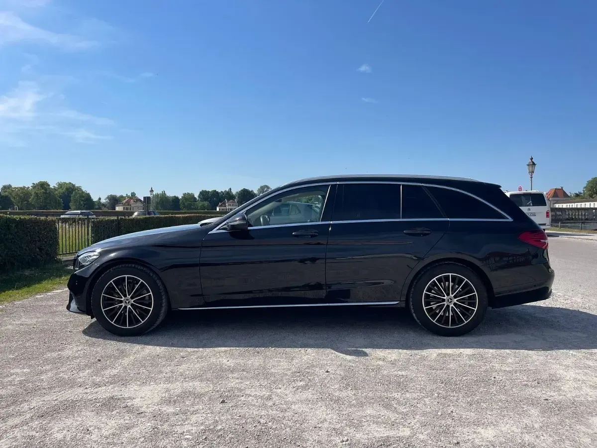 Gebraucht Mercedes C180 156 PS (114 kW) 2019 Schwarz Kombi