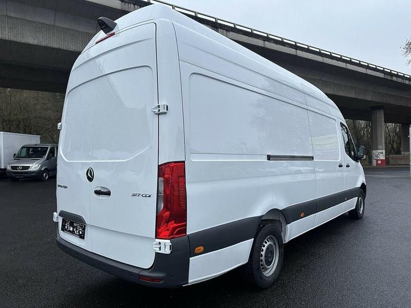 Używany Mercedes Sprinter 170 KM (125 kW) 2021 Biały Van