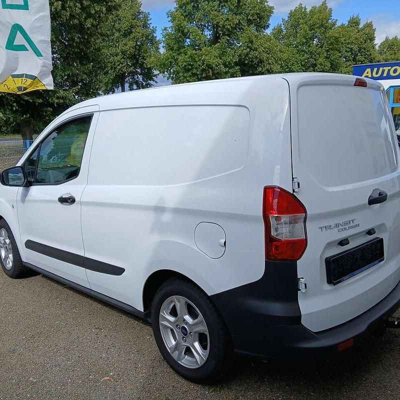 Gebraucht Ford Transit Trend 101 PS (74 kW) 2023 Frostweiß Van / Kleinbus