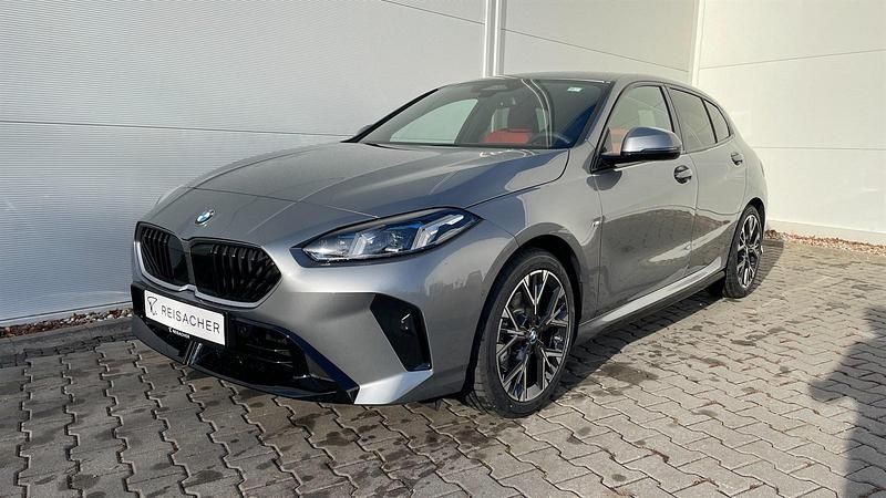 Skyscraper grau metallic Gebraucht 2025 BMW 120 Performance Kleinwagen | 36.490 € (Fairer Preis) - Bild 1/4
