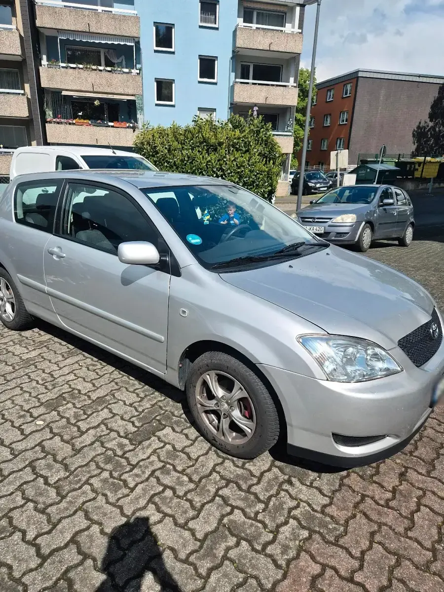 Occasion Toyota Corolla 96 ch (70 kW) 2001 Gris Citadine