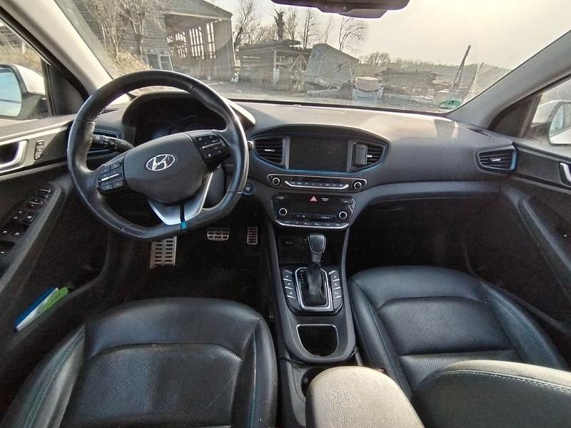 Gebraucht Hyundai Ioniq Premium 141 PS (103 kW) 2016 Weiß Kleinwagen