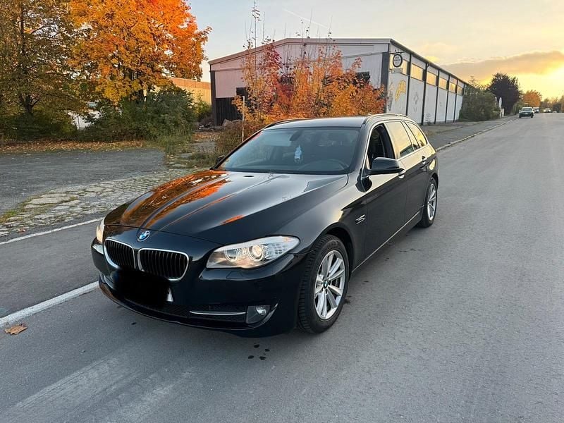 Gebraucht BMW 520 184 PS (135 kW) 2012 Schwarz Kombi