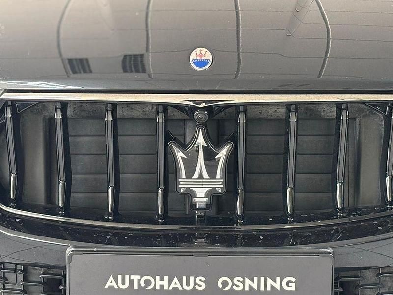Gebraucht Maserati Levante 430 PS (316 kW) 2021 Schwarz SUV