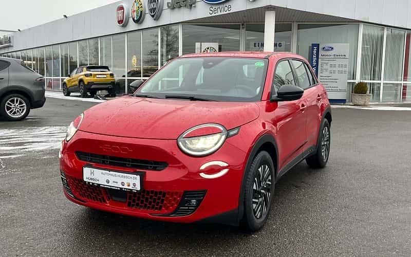Rot Gebraucht 2024 Fiat 600E Red SUV | 33.990 € - Bild 1/4